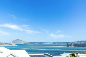 13A Elliot Ave BYO Linen - SeaViews - Walk to Beach - Bikeway - Wi-Fi